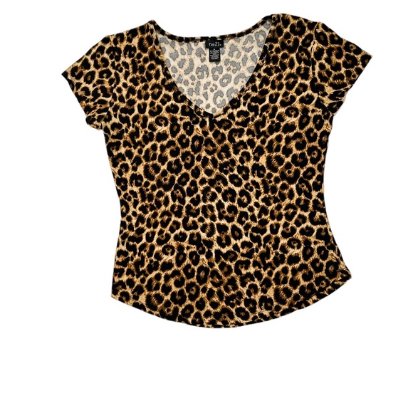 Leopard Print V-Neck Crop Top - Picture 4 of 5